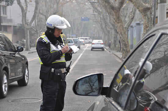 河南交通违章查询 郑州违停抓拍多长时间上网