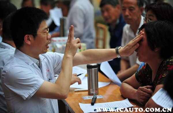 近视眼可以考驾照吗？考驾照体检近视过不了