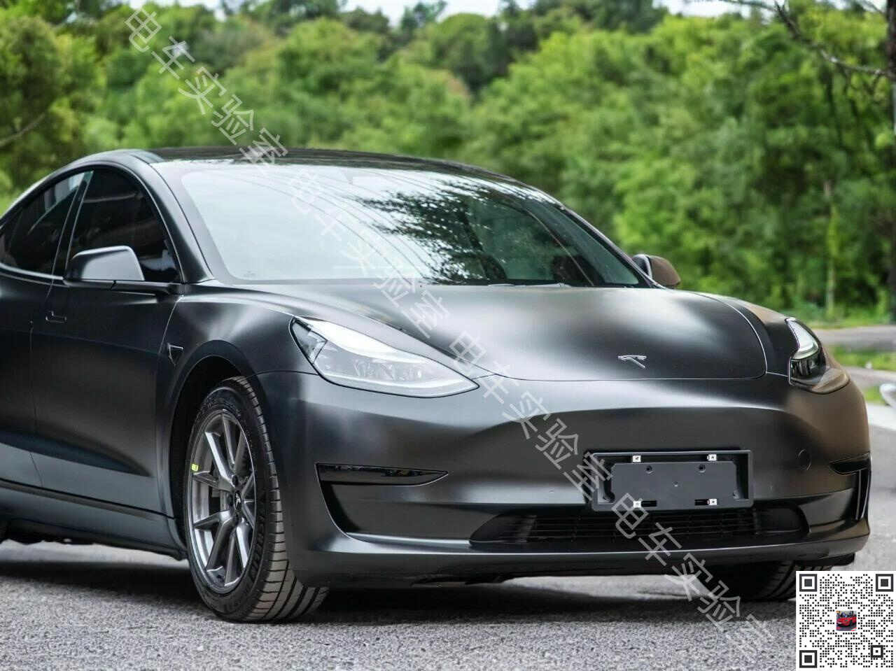 特斯拉Model 3电光金属黑