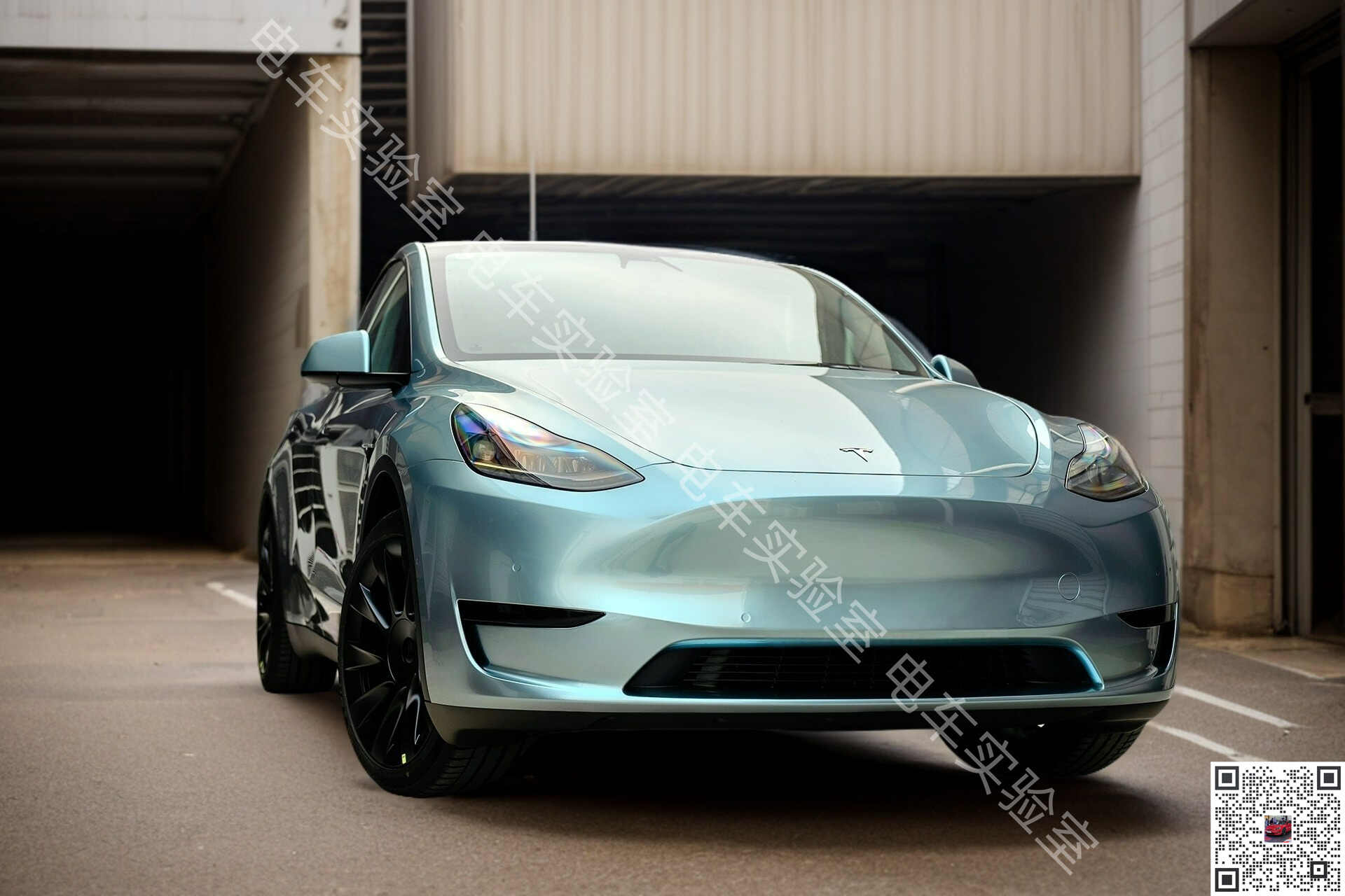 特斯拉Model Y液态金属索玛托蓝